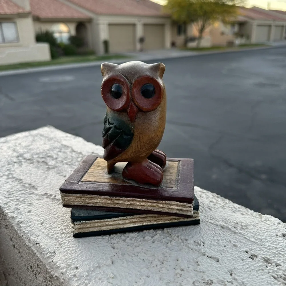 Hand Carved Wooden Owl On Books-Vintage- Made In Thailand -‎ Paperweight
